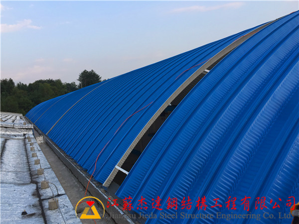 福建臥室屋頂做成拱型屋頂鋼結(jié)構(gòu)拱形屋頂輕包工