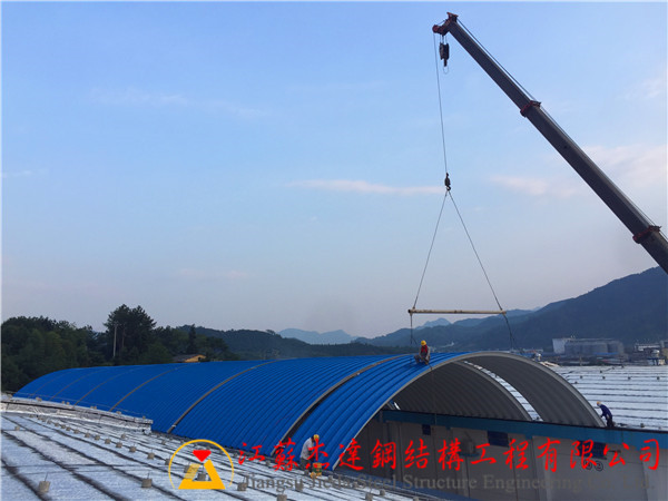 福建臥室屋頂做成拱型屋頂鋼結(jié)構(gòu)拱形屋頂輕包工